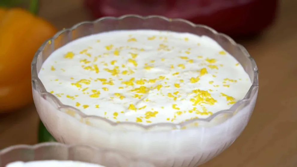 Cómo hacer un postre cremoso de limón con solo 3 ingredientes