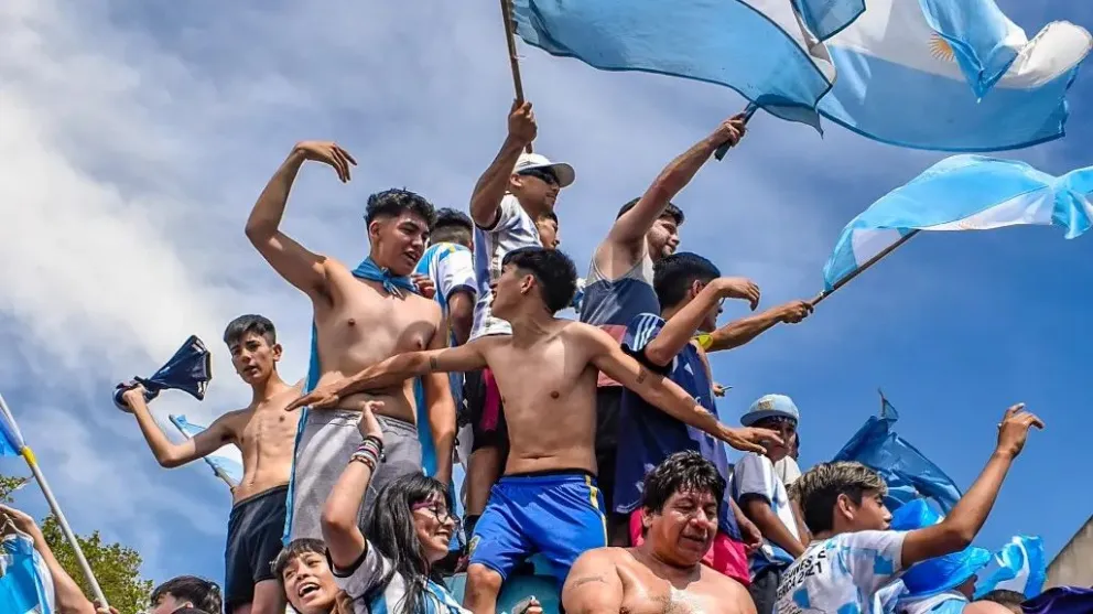 La muestra fotográfica mundialista se presenta en el Alto Valle y será gratuita