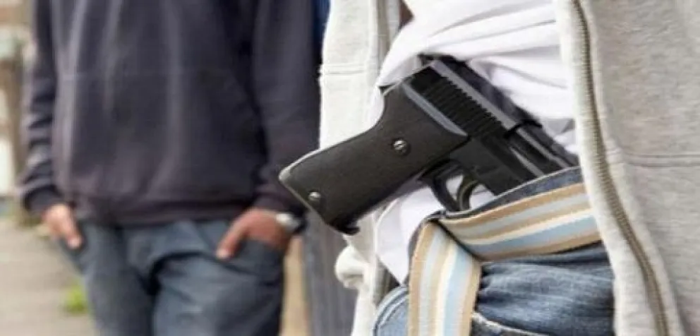Arrestan a un hombre por tenencia ilegitima de arma de fuego que estaba disparando en Roca
