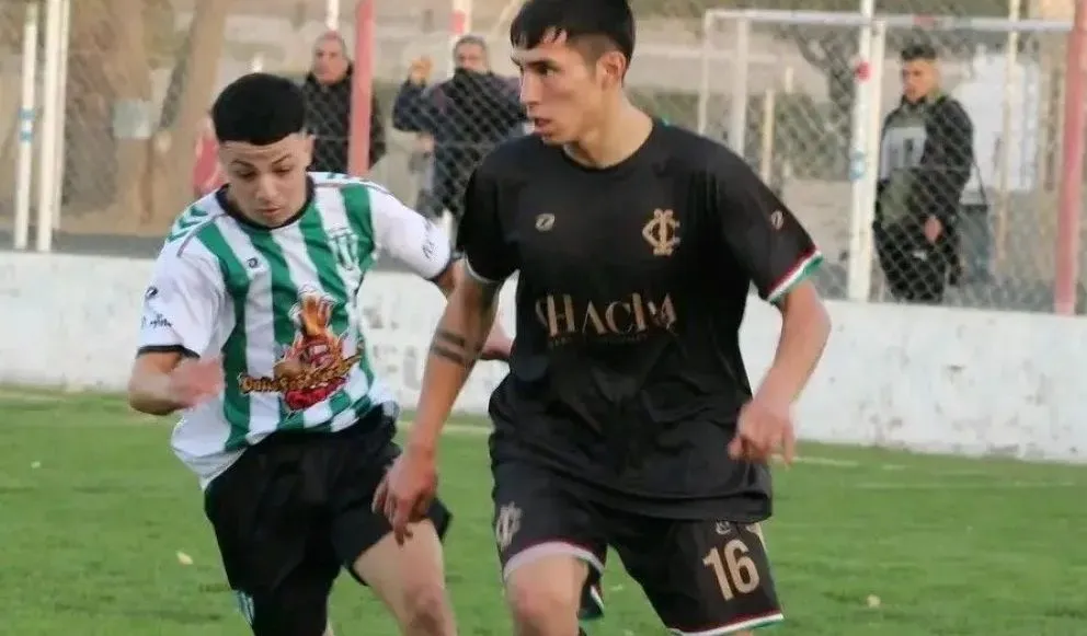 Se conoció la identidad del futbolista que cayó de una pasarela de la Ruta 22 ¿Cómo sigue su estado?