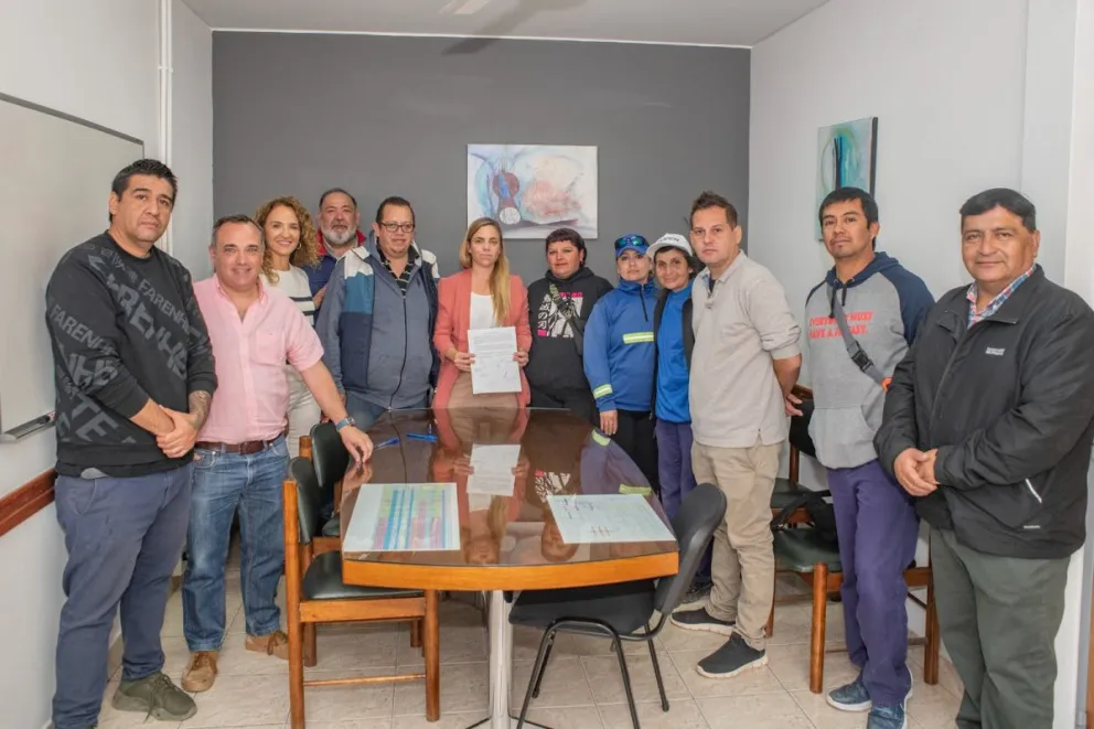 ATE y el Municipio de General Roca firman aumento salarial del 26% en tramos