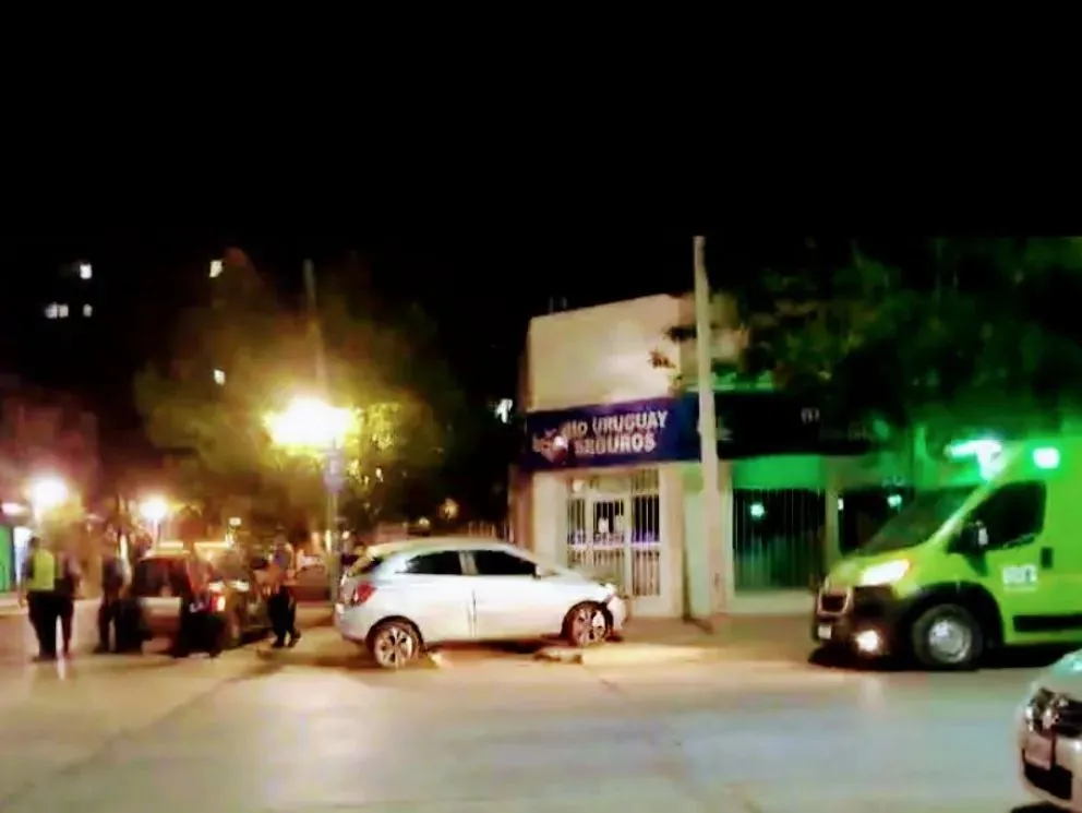 No respetó la derecha y provocó un fuerte choque en el centro de Roca