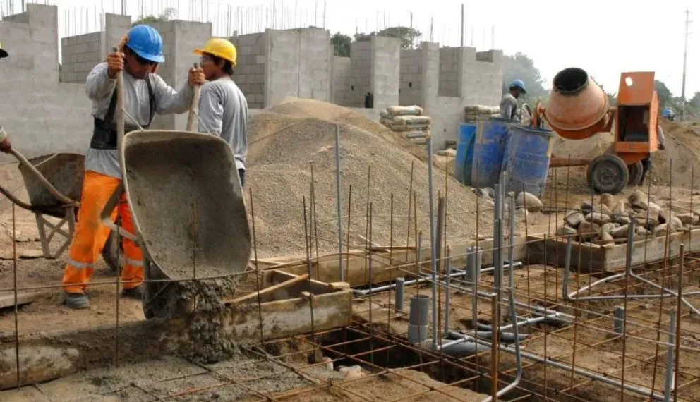 Freno a la obra pública: la UOCRA denuncia despidos y suspensiones en toda la región