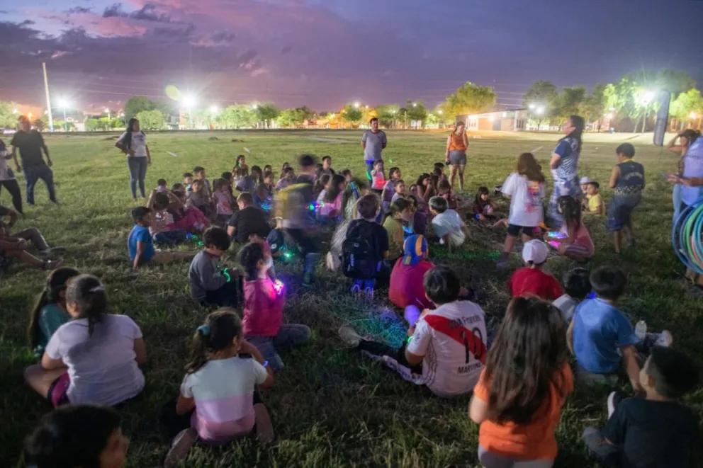 Llega una noche de diversión y actividades nocturnas para los más chicos: conoce como inscribirte  