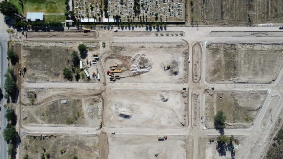 Avanza la obra de urbanización en el Barrio Fiske Menuco de Roca