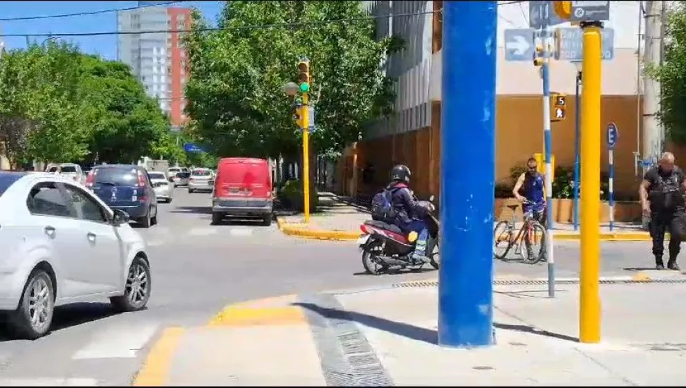 Intersecciones peligrosas en Roca: ¿Seguridad vial o riesgo para los peatones?
