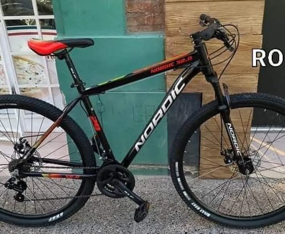 Un estudiante sufrió el robo de su bicicleta y busca recuperarla 