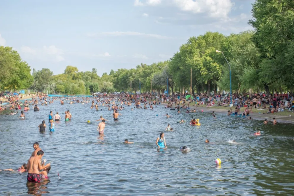 Las altas temperaturas de este finde coincidirán con la apertura de la Apycar en Roca. Foto: archivo