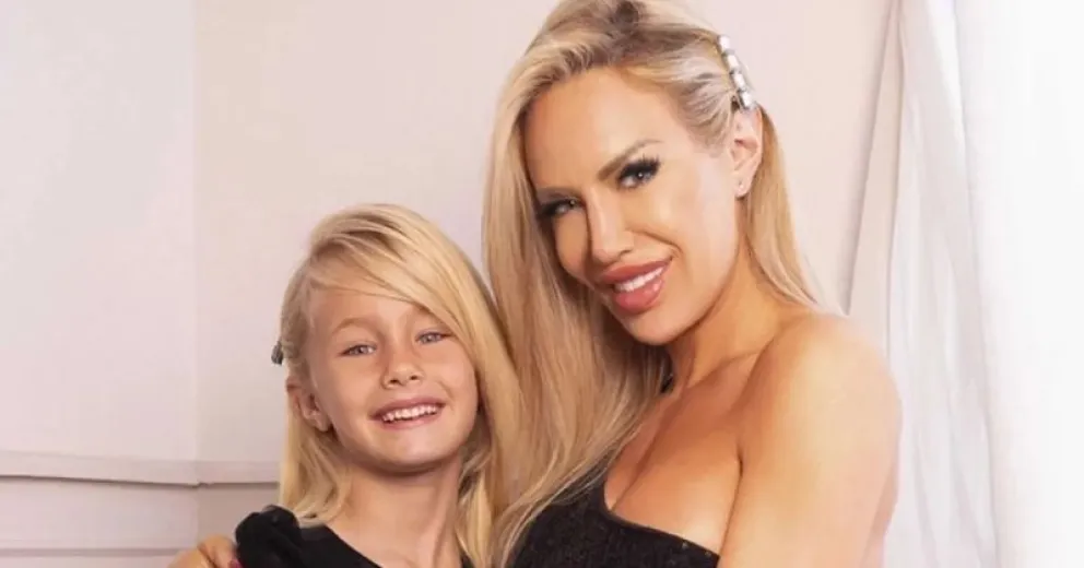 Luciana Salazar invierte en la educación de su hija en dólares