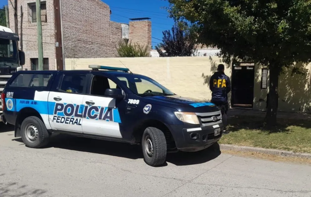 Capturaron a un abusador de menores que estaba escondido en barrio Los Olmos