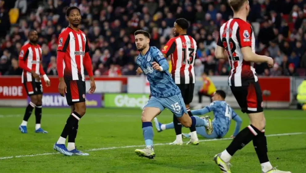 Remontada del Aston Villa para quedar a un punto de la cima