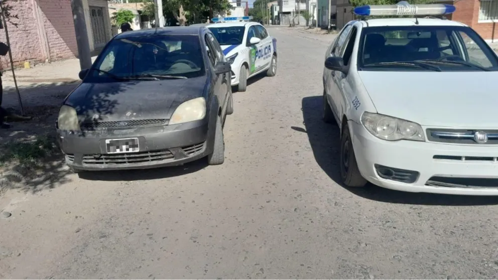 Un auto robado en Córdoba apareció en General Roca