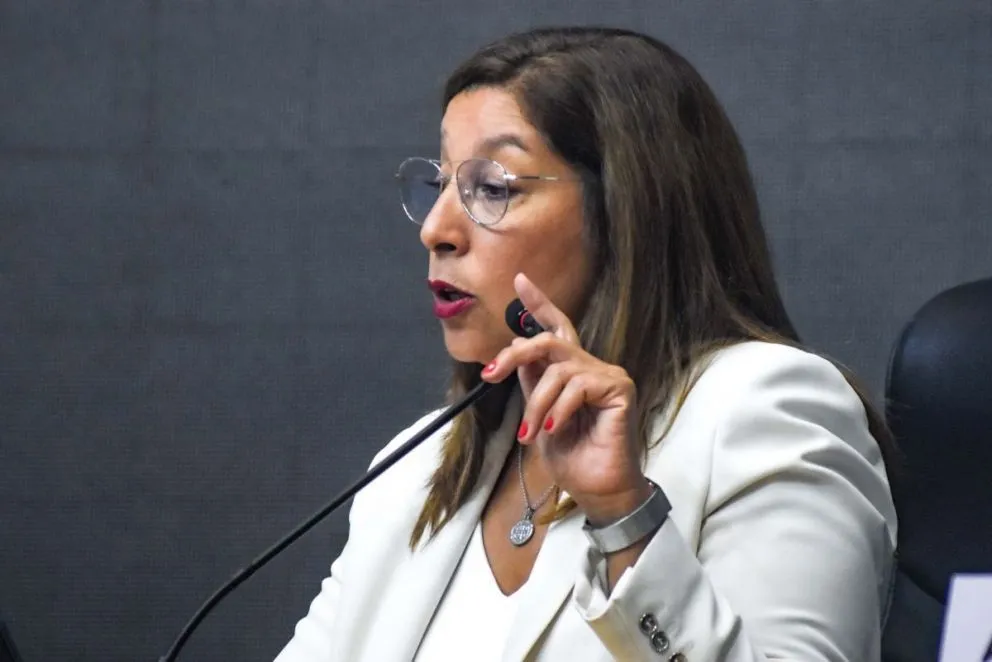La pesada herencia de Arabela Carreras: el 30 por ciento de la deuda es del ámbito de Salud