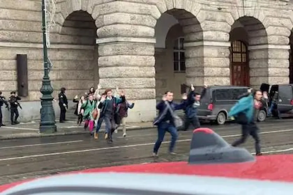 Tragedia en una Universidad de Praga: 15 muertos en tiroteo