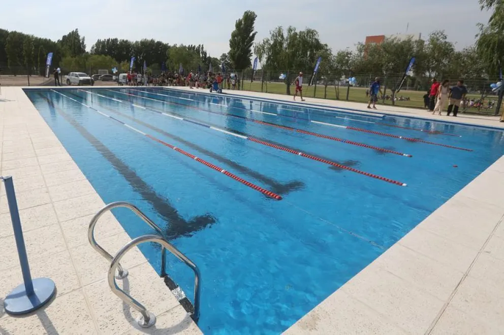 Tragedia en el natatorio municipal: Un niño se ahogó y murió en el hospital