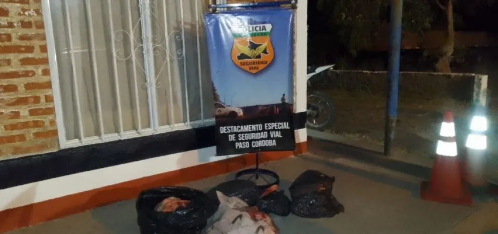 Atrapada: dijo que llevaba un solo cordero y le encontraron otros tres en un bolso