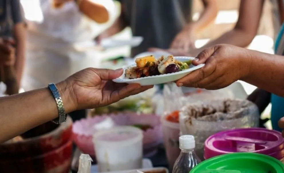 Se realizará una cena solidaria en Roca para los que están solos o en situación de calle en Nochebuena