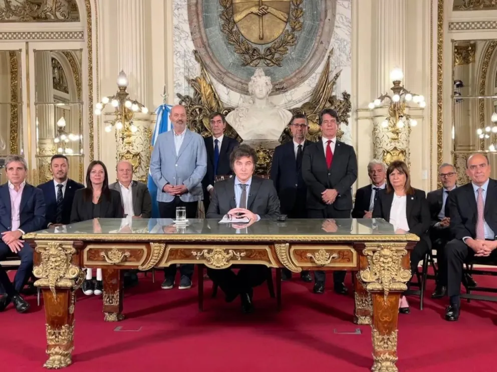 Se presentaron por lo menos diez amparos judiciales contra el DNU