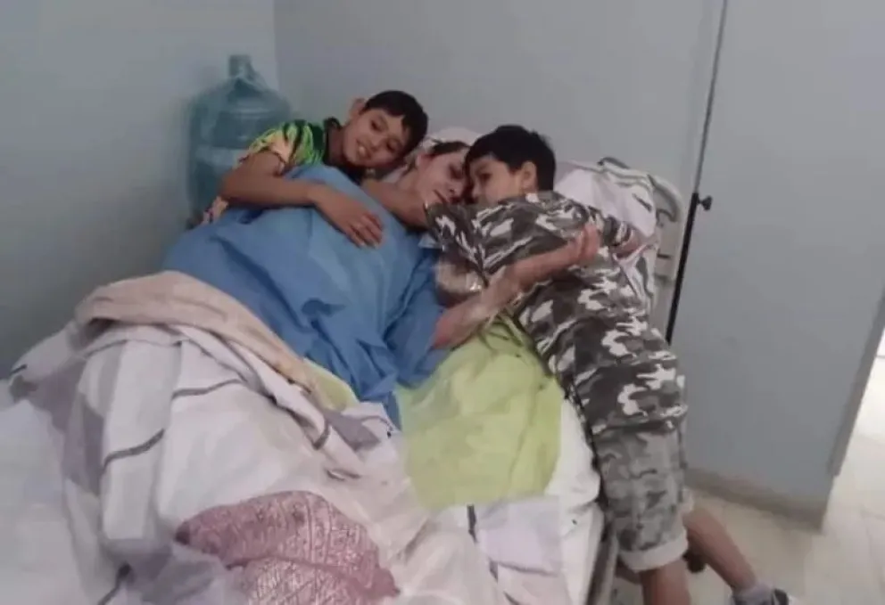 Feliz reencuentro: Tras 7 meses, el padre que salvo a sus hijos de un incendio en el Alto Valle pudo verlos