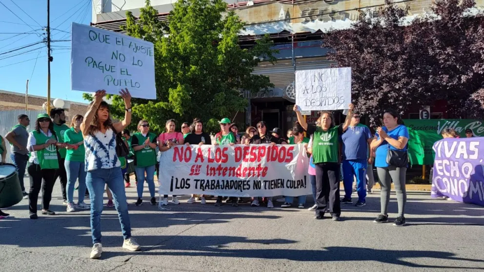 En medio de un fuerte paro, ATE se concentró en Regina contra los despidos