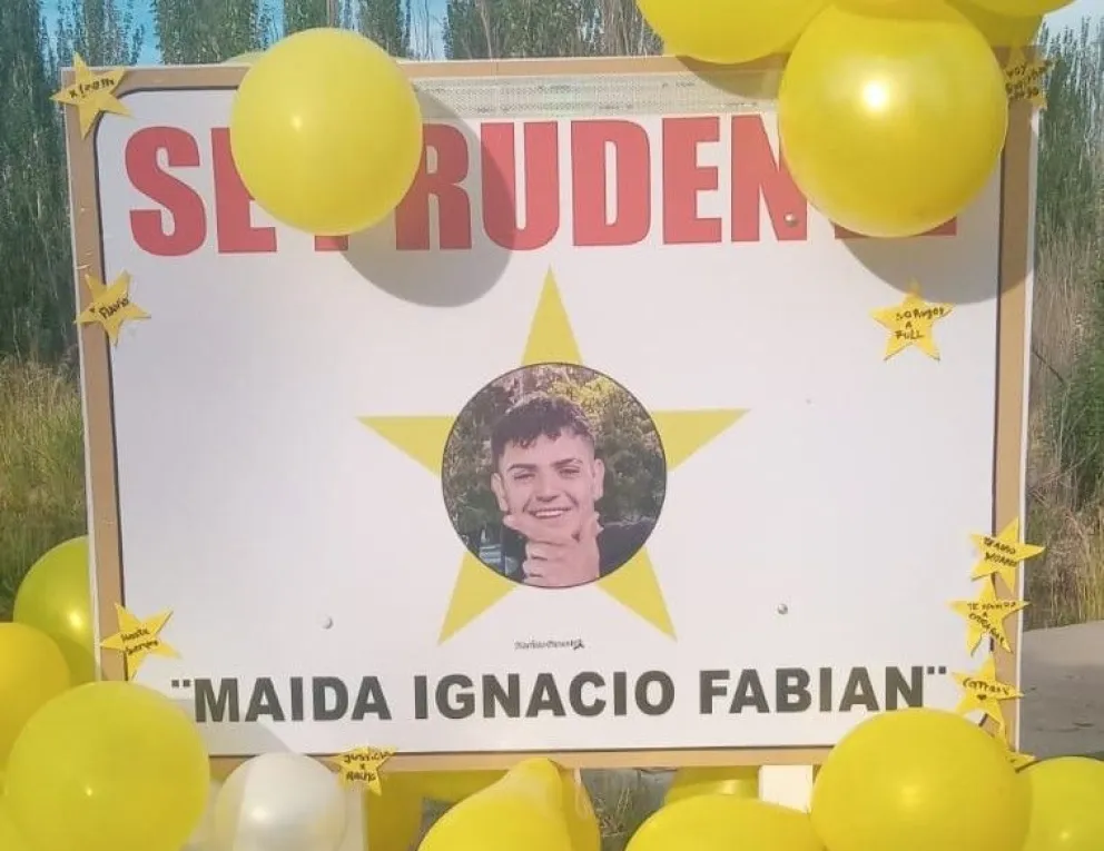 Pintaron una estrella amarilla por Ignacio Maida en calle Primeros Pobladores