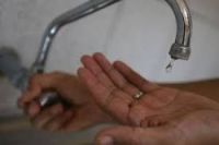 Dos semanas sin agua en el norte de Roca: “nos están privando de nuestro derecho”