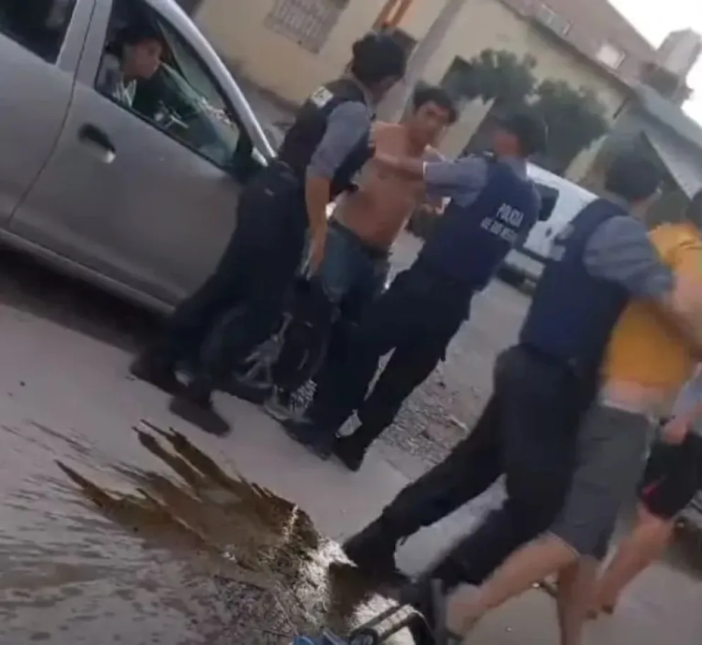 Se produjo un escándalo policial desatado por un fernet en un supermercado 