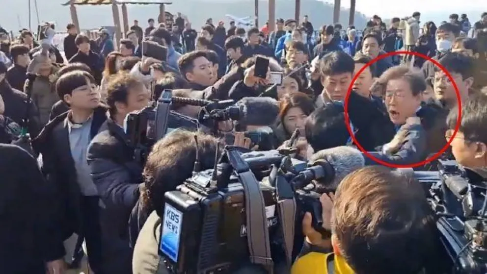 Atentado en Corea del Sur: acuchillaron al líder político de la oposición