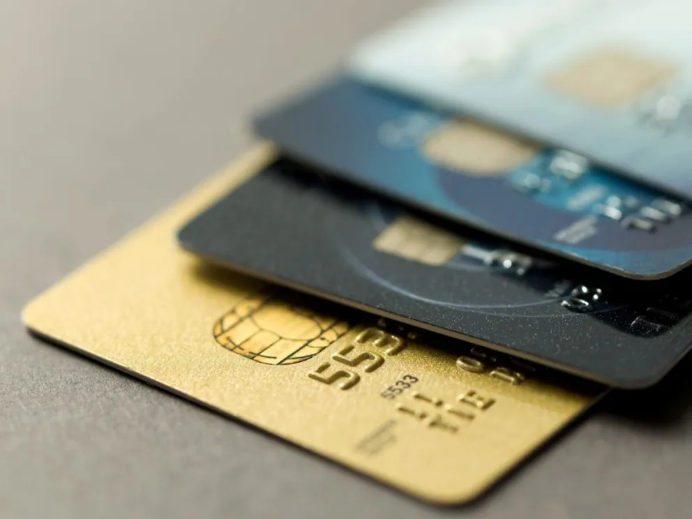 ¿Qué pasa si no se paga el total de la tarjeta de crédito?