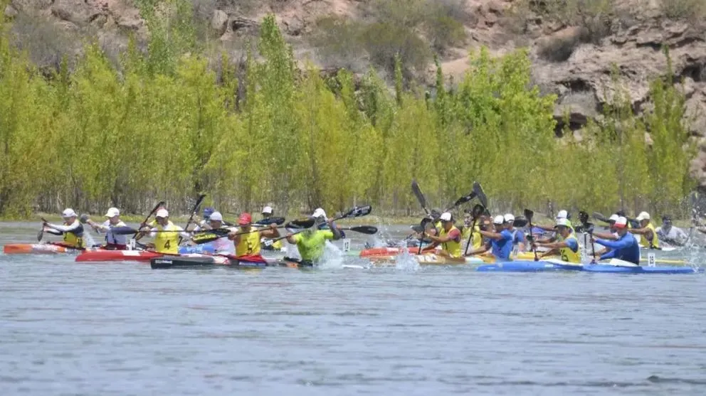 Todo listo para la largada de la Regata Internacional del río Negro