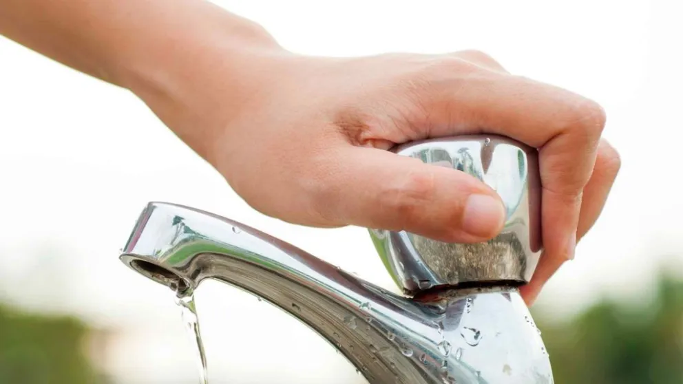 Aguas Rionegrinas alerta sobre el aumento en el consumo de agua y resalta la importancia del uso consciente