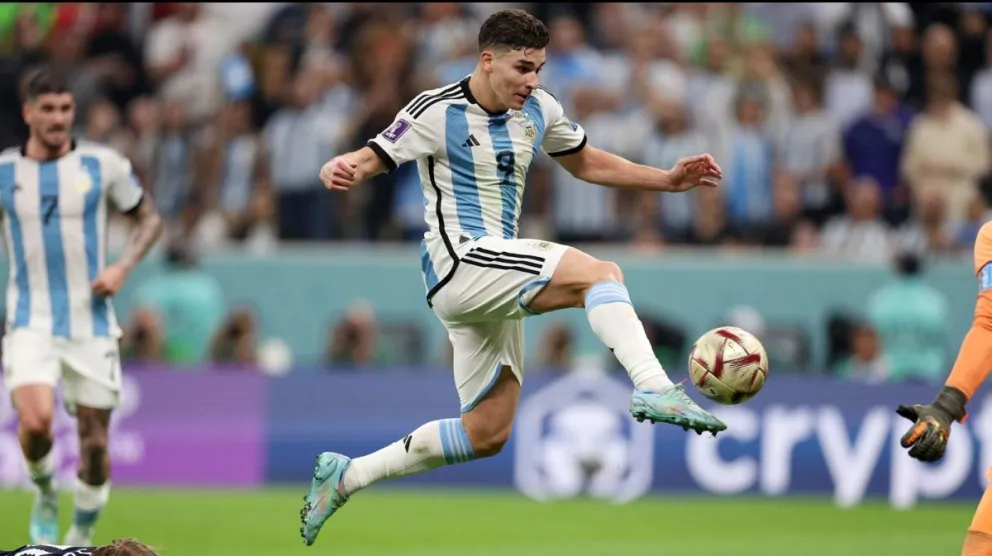 Julián Álvarez, uno de los 10 futbolistas más caros del mundo: los otros argentinos en el top 100