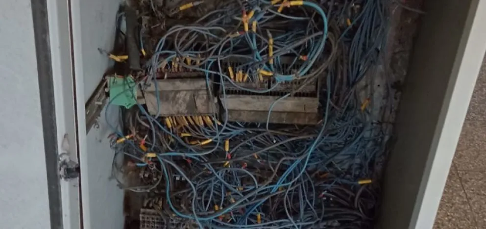 Detienen a dos hombres luego de robarse un tablero eléctrico 