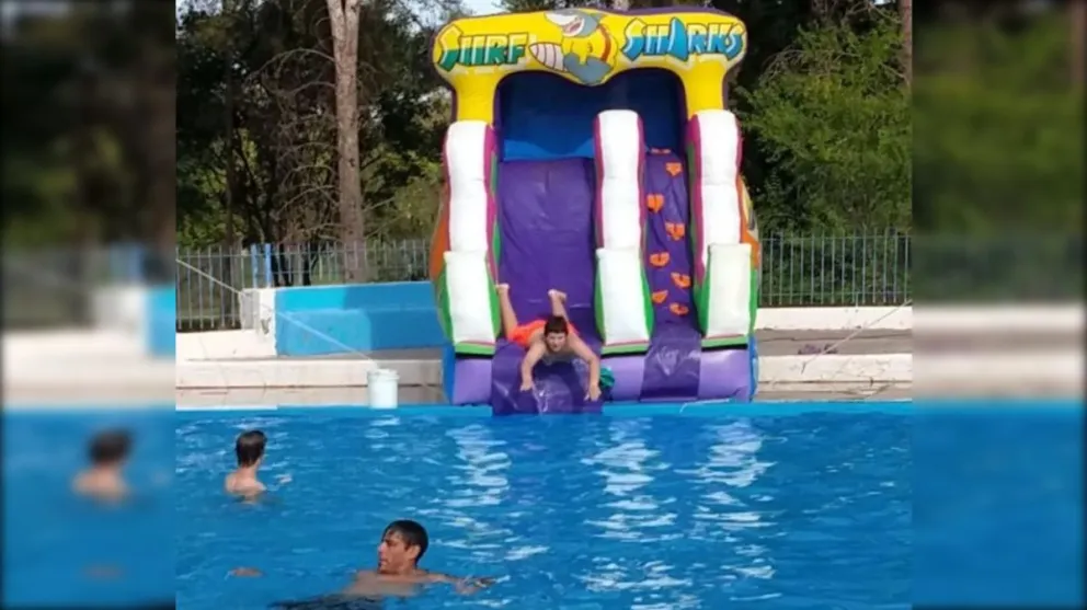¿Cuáles son las medidas de seguridad que deben tener las piscinas y cuántos guardavidas deben haber en natatorios?
