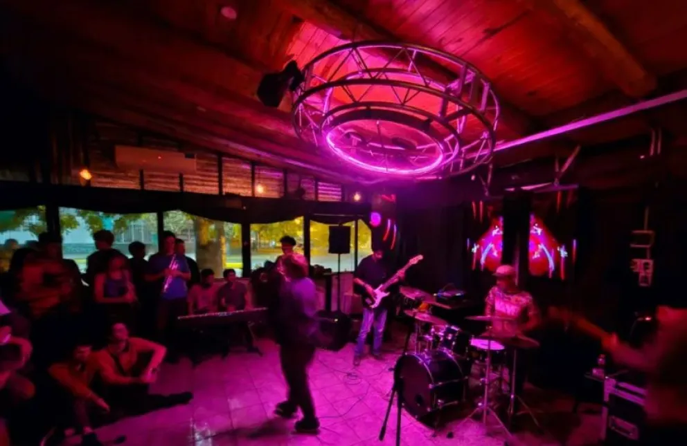 Feria XL, música en vivo y noche de cachengue retro en un mismo evento en Roca
