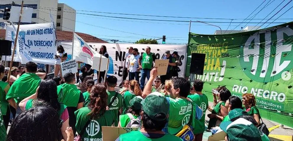 ATE Se declara en estado de asamblea permanente con un rechazo en la oferta salarial del gobierno provincial 