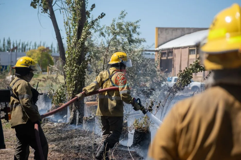 Labor incansable: Bomberos Voluntarios asistieron varios incendios en la ciudad