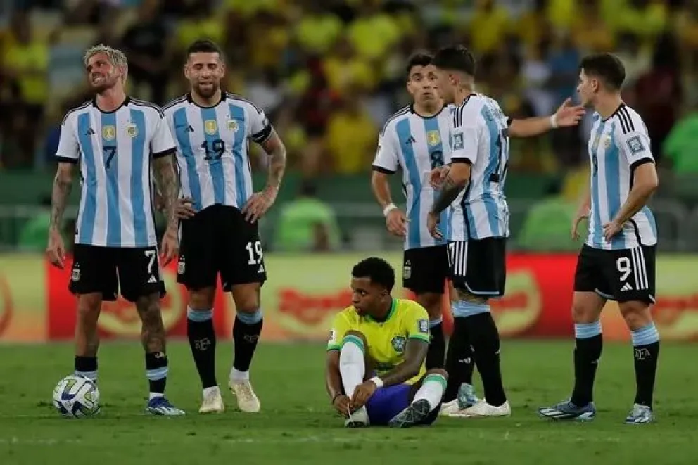 La FIFA multó a la AFA por contravenciones en las eliminatorias sudamericanas: qué sanción le corresponde