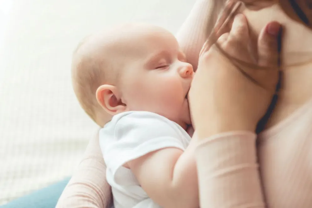 La lactancia materna ayuda al desarrollo cerebral del bebé, según estudio