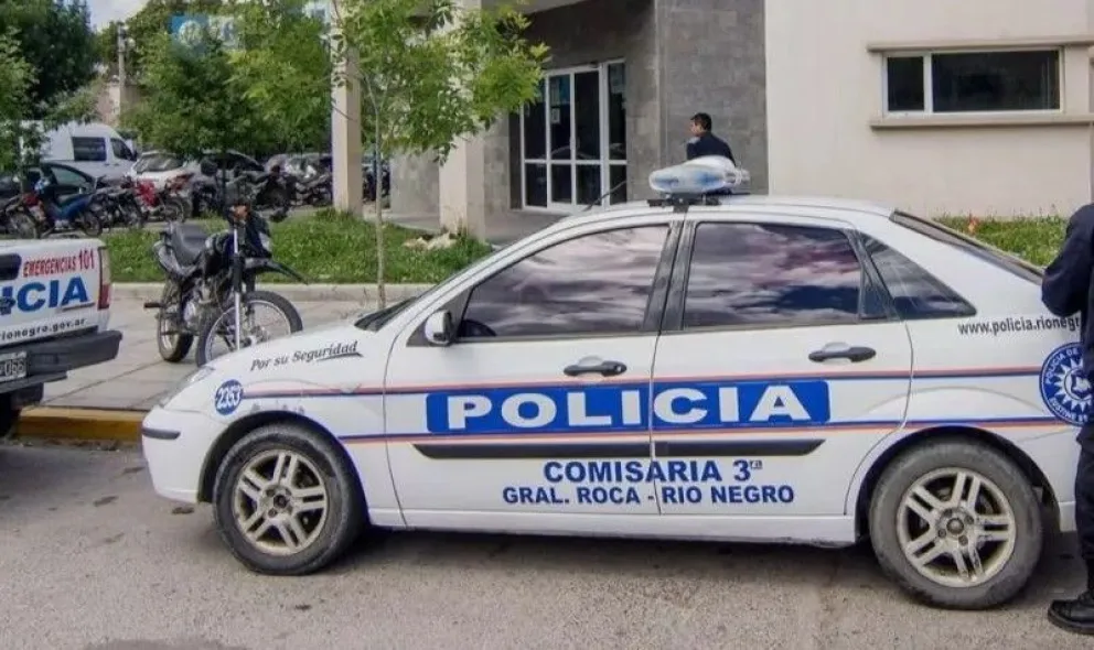 Robo y huida: Tres sujetos ingresaron a una casa en Roca y fueron descubiertos 