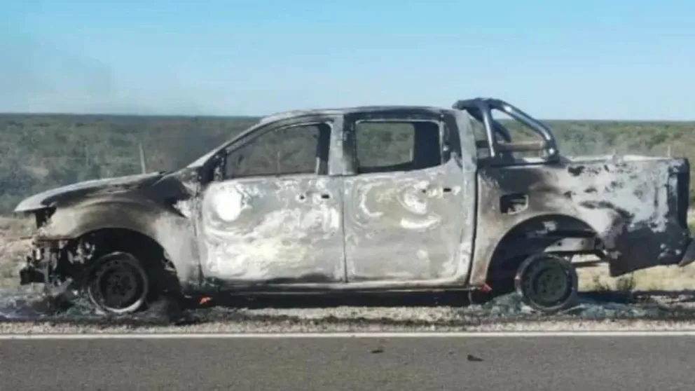 Viajaban desde Las Grutas hacia General Roca cuando se les incendió el vehículo