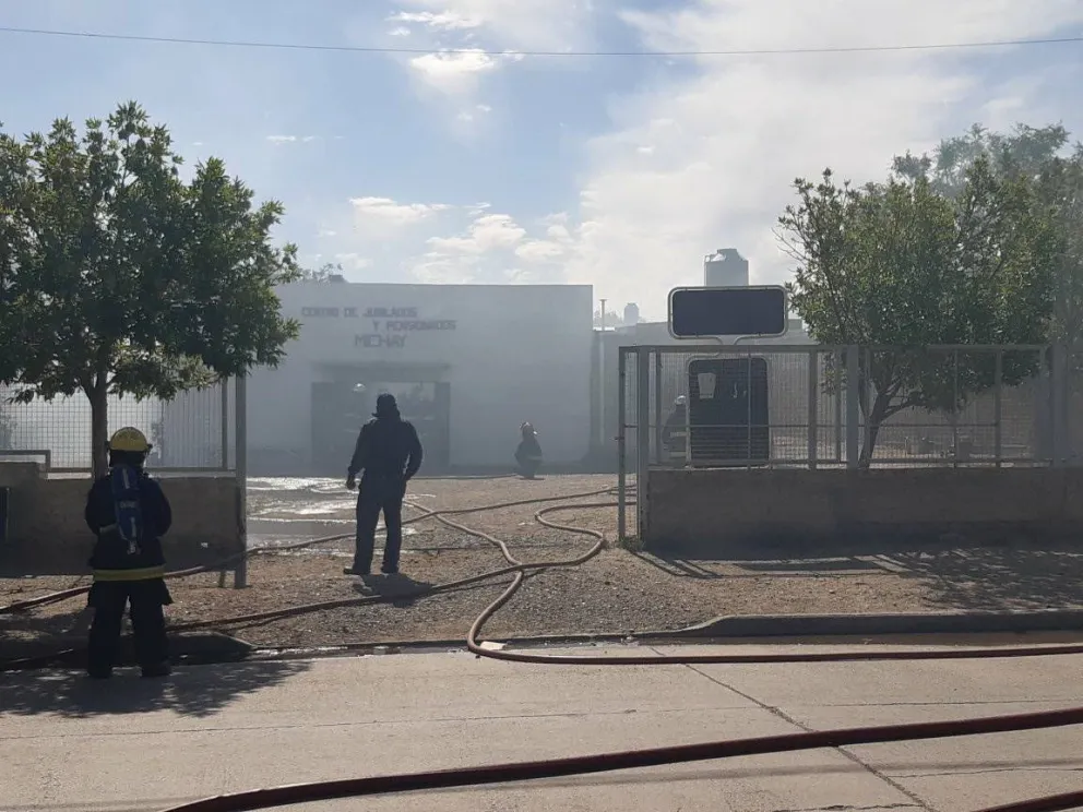 Se incendió el centro de jubilados “Michay” de Roca