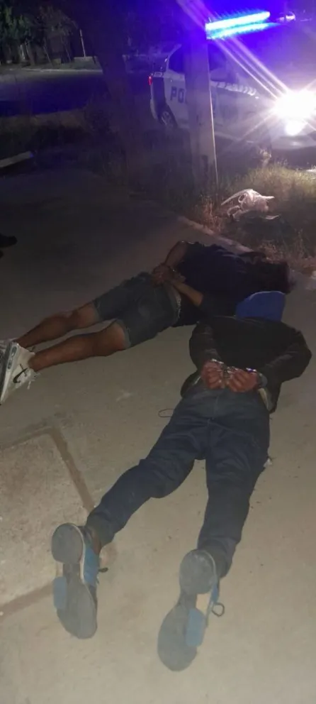 Atraparon a dos hombres “roba baterías” 