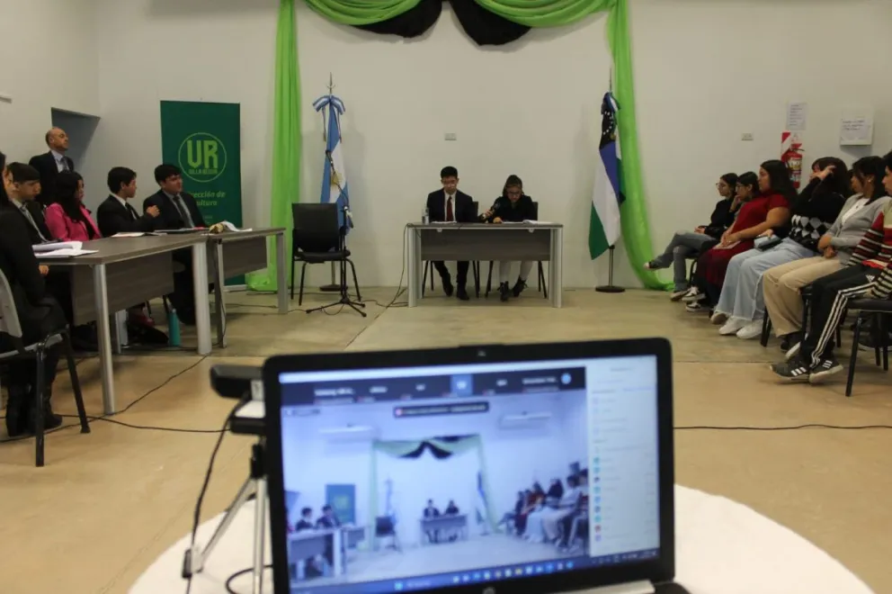 Aprendizaje y participación: 8 secundarios de la región participaron en simulacros de juicios por jurados