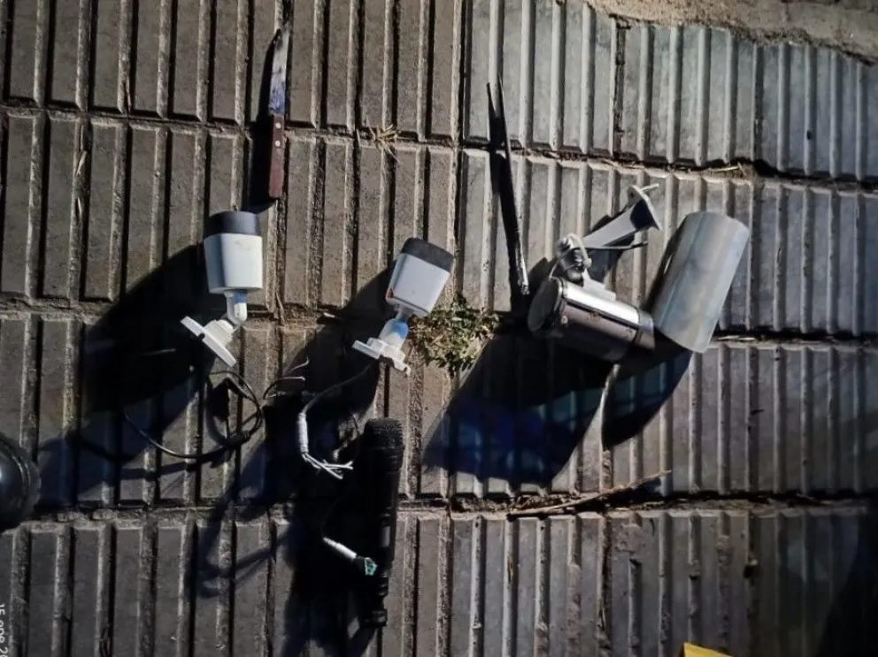 Delincuentes "devaluados" usaban un cuchillo Tramontina para robar cámaras de seguridad
