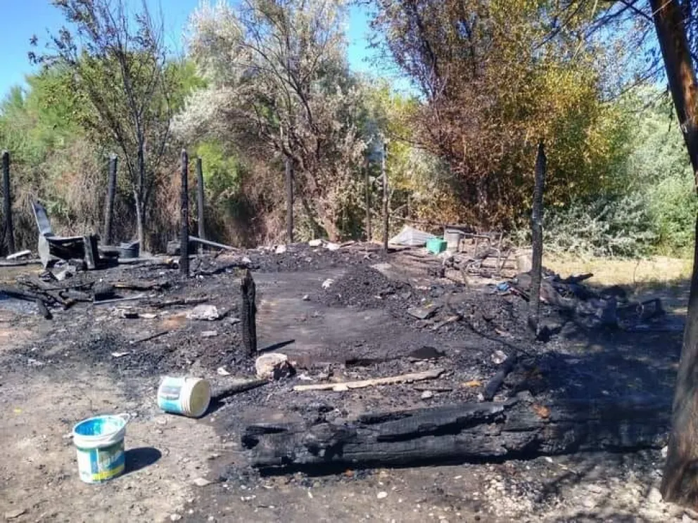 Una pareja perdió todo en un incendio y pide ayuda a la comunidad