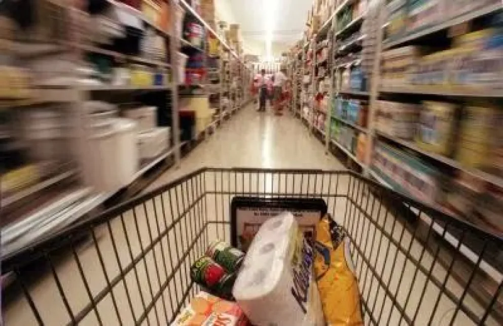 Fuerte caída del consumo: cayó 2,4% en diciembre y acumuló seis meses en baja