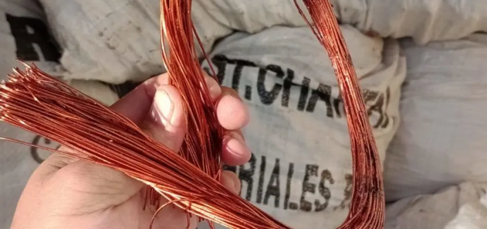 Decomisan una tonelada de cobre en el ingreso a la región
