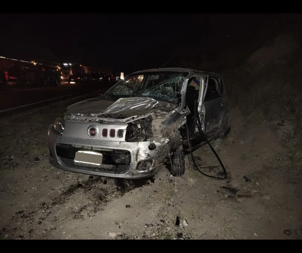 Ruta 22: violento choque entre dos vehículo en la entrada al Alto Valle 