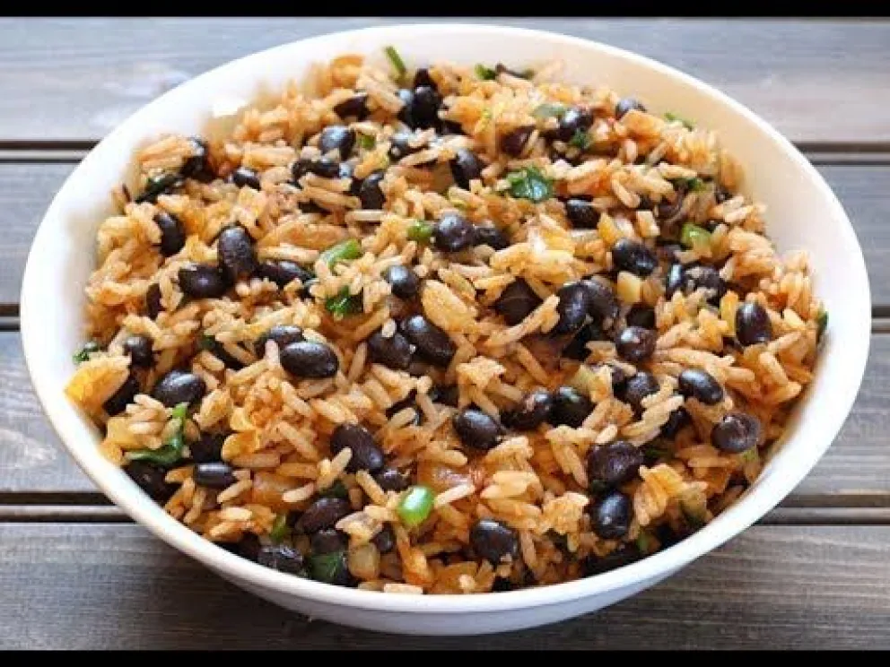 Gallo pinto: una comida centroamericana deliciosa, nutritiva y muy fácil de hacer